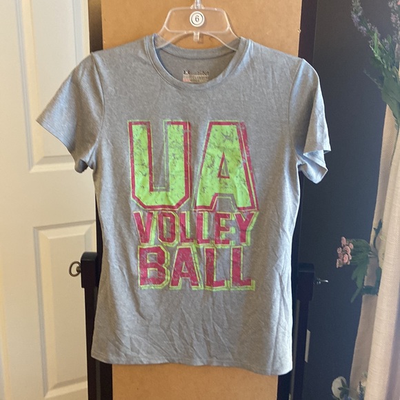 Under Armour semi-fitted volleyball shirt. S - Picture 2 of 7